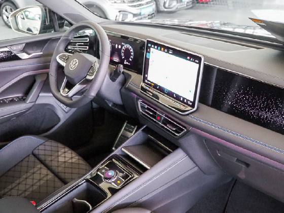 Volkswagen Tiguan 1.5 eHybrid R-Line Edition - Bouwjaar: 2025 4